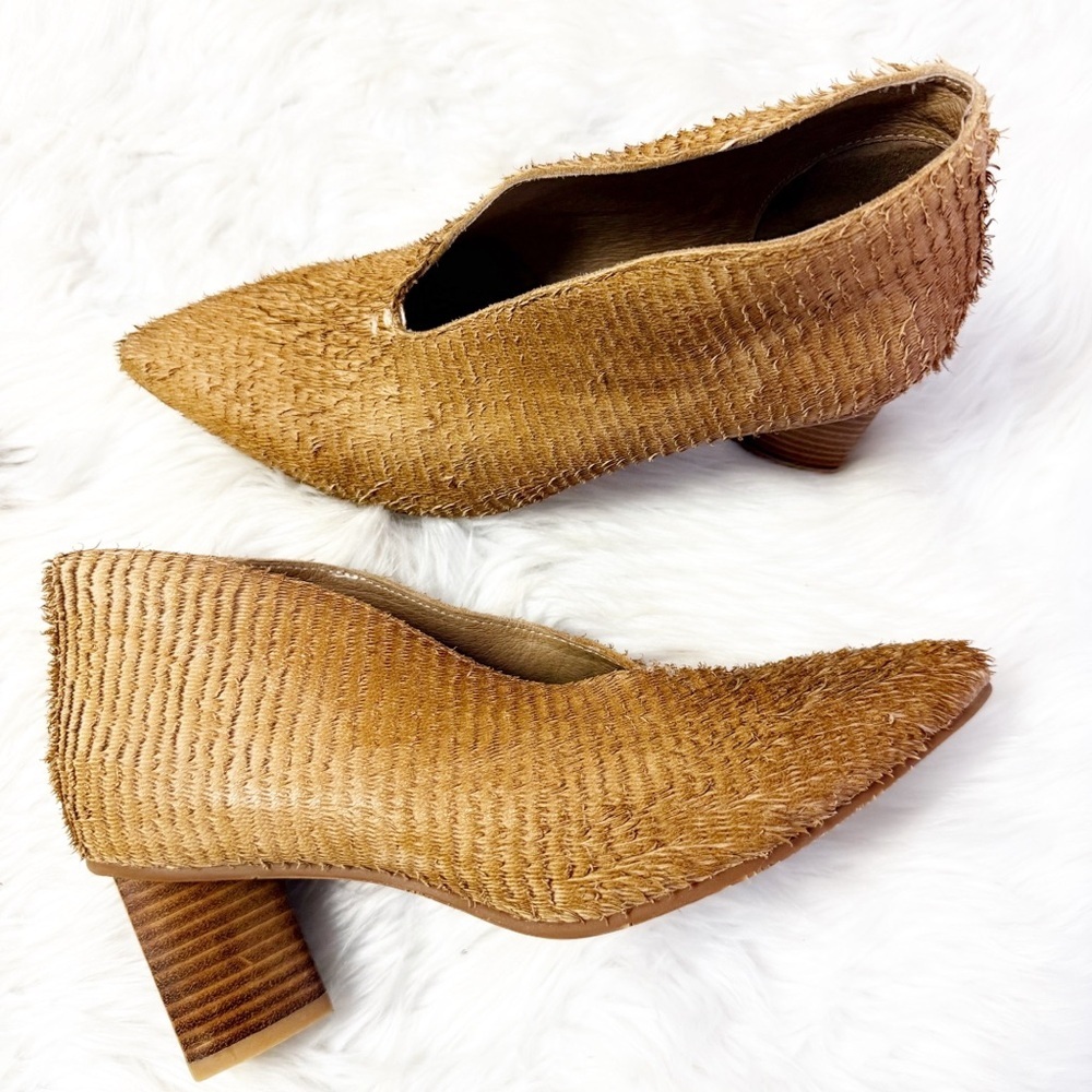 Antelope Brown Textured Handwoven Pumps Size 39 / 8.5–9 Leather Lined Heels